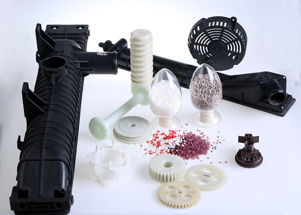 當(dāng)尼龍改性材料遇到汽車行業(yè),是機遇還是挑戰(zhàn)?